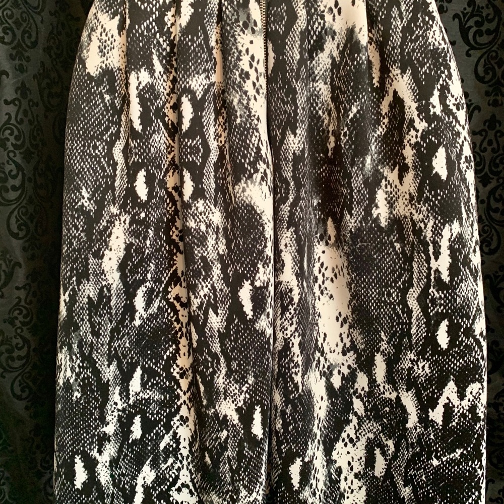 Size 12 snake Calvin Klein dress with pockets